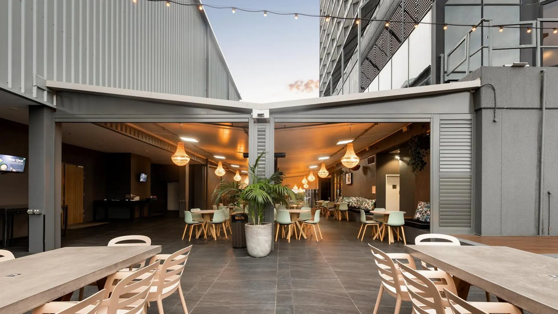 Hotel Grand Chancellor Brisbane 4*,